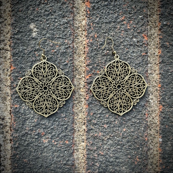 Floral Dark Gold Mandala Pattern Earrings Paparazzi - Picture 2 of 7